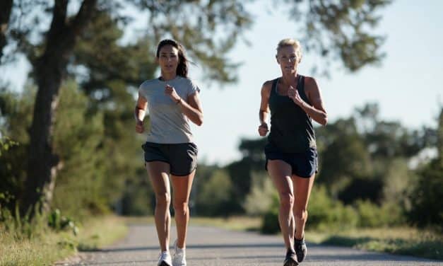 Power Walking vs. Jogging: the Benefits & Risks